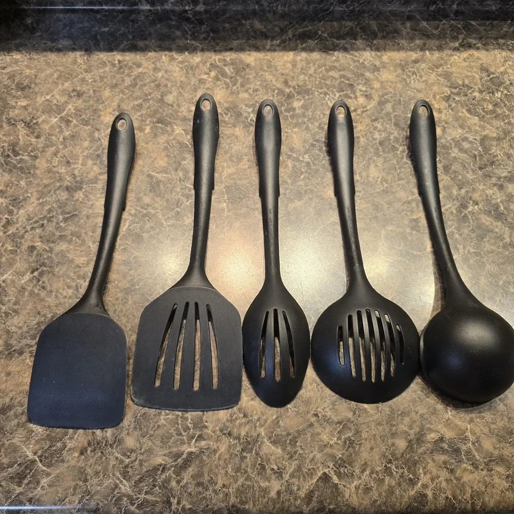 5-Piece Black Kitchen‎ Utensil Set – Heat Resistant Nylon Tools  Made in USA...